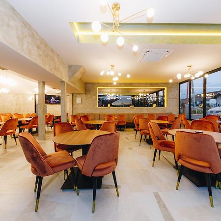 Garni Hotel Radovic ครากูเยวัตส์ ภายนอก รูปภาพ
