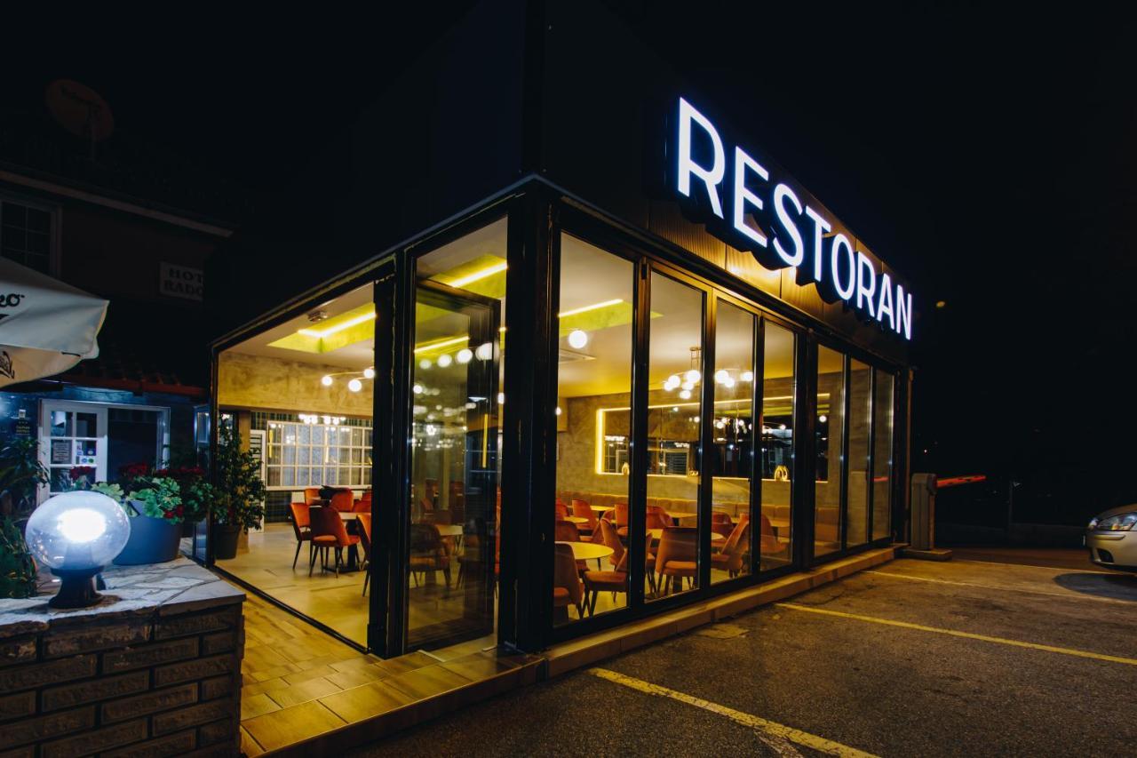 Garni Hotel Radovic ครากูเยวัตส์ ภายนอก รูปภาพ
