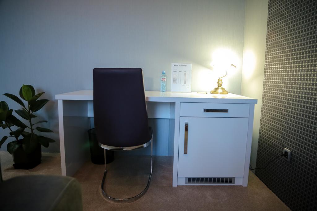 Garni Hotel Radovic ครากูเยวัตส์ ภายนอก รูปภาพ