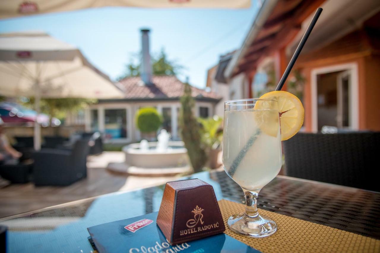 Garni Hotel Radovic ครากูเยวัตส์ ภายนอก รูปภาพ