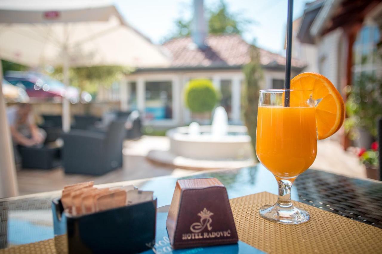Garni Hotel Radovic ครากูเยวัตส์ ภายนอก รูปภาพ