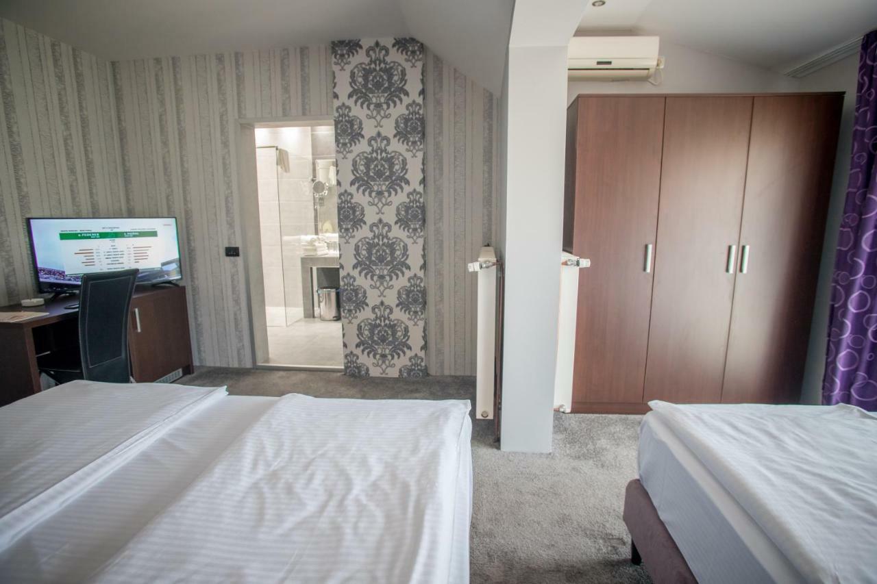 Garni Hotel Radovic ครากูเยวัตส์ ภายนอก รูปภาพ