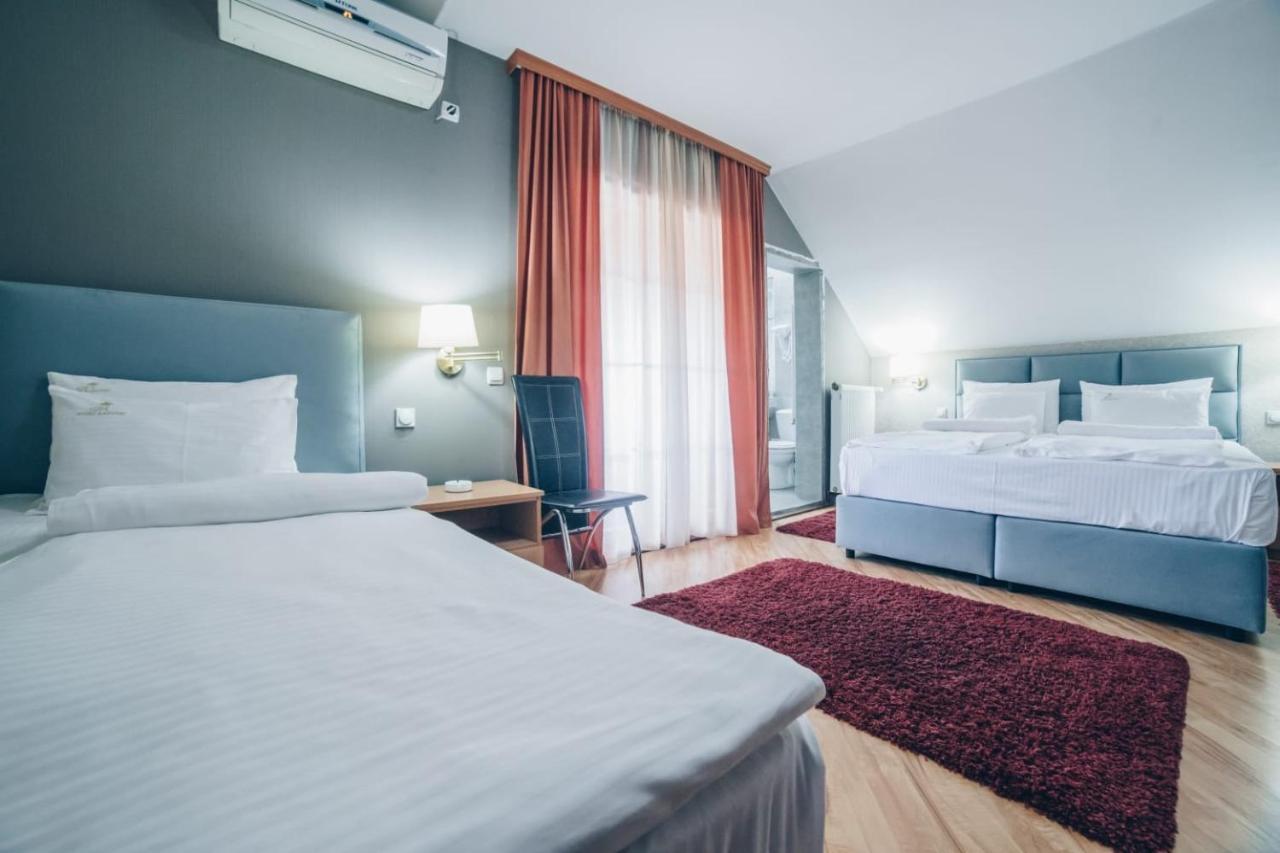 Garni Hotel Radovic ครากูเยวัตส์ ภายนอก รูปภาพ